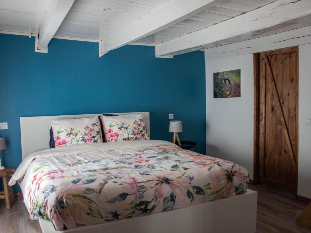 Serene cottage in Saint-Maurice-près-Pionsat with pool photo 4
