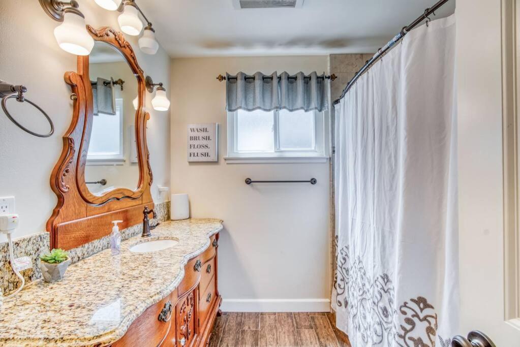 X-Large Spacious Deluxe House Fastest Wi-Fi photo 4