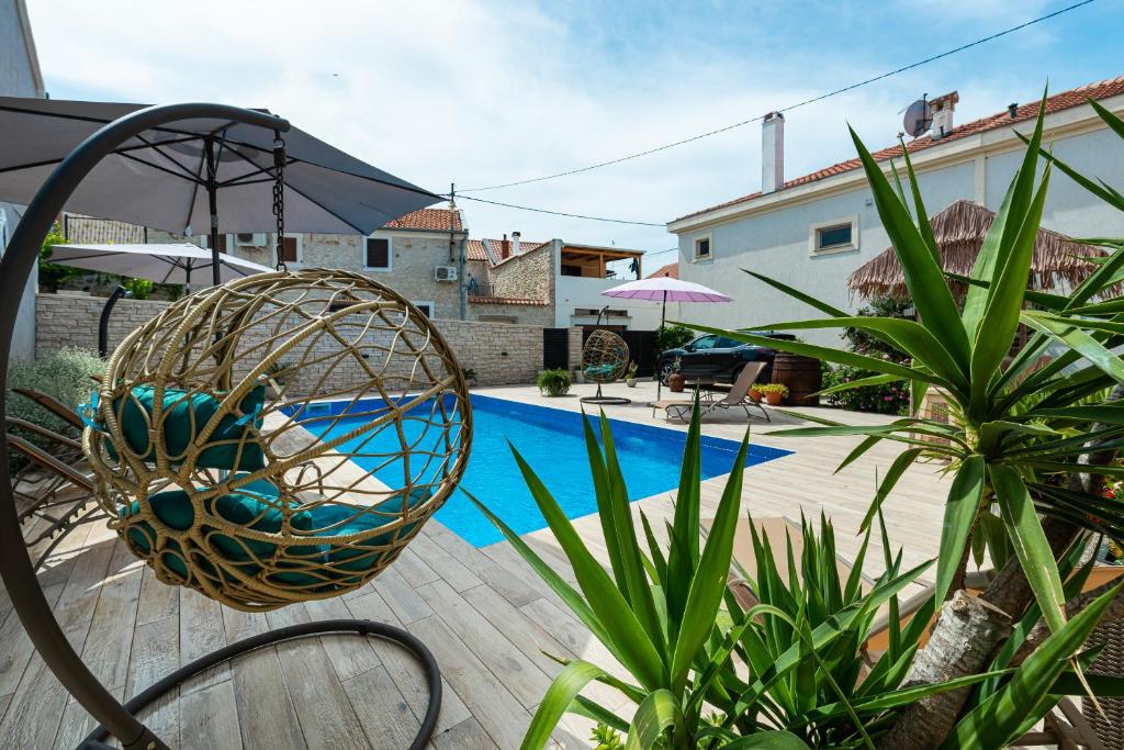 NEW! Beachfront Holiday home Delight with private pool photo 2