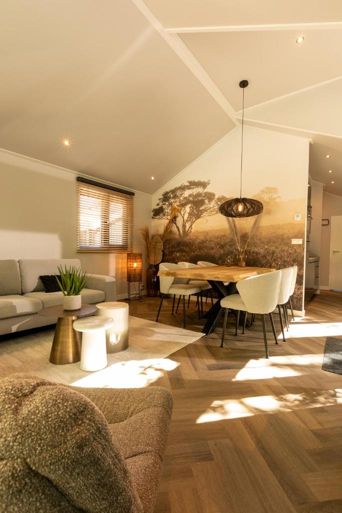 Pool Lodge - Vakantiepark de Thijmse Berg photo 4