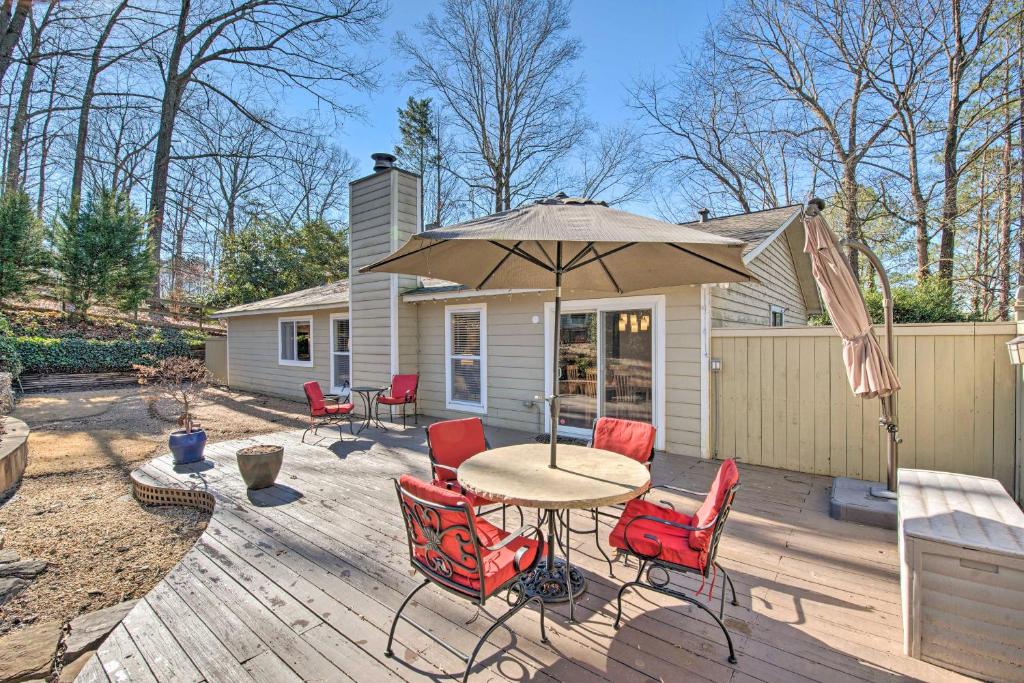 Roswell Home with Deck - 24 Mi to Atlanta! photo 2
