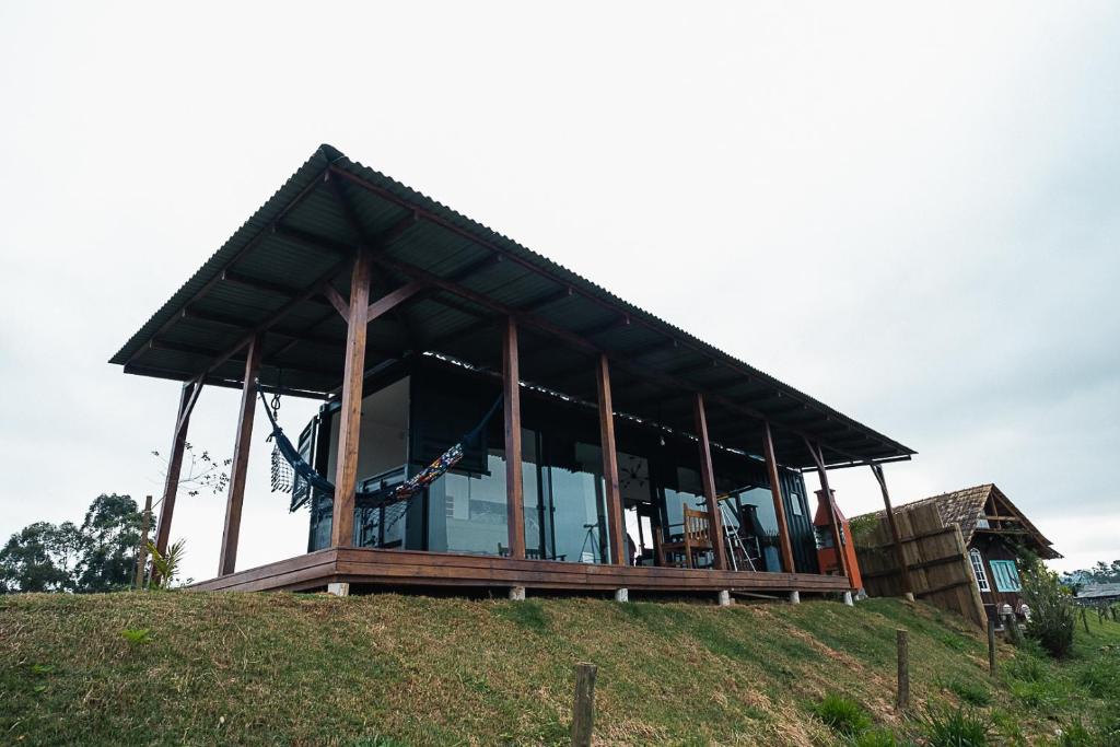 CASA DE VIDRO EM MEIO A NATUREZA - Conteiner Lua photo 1