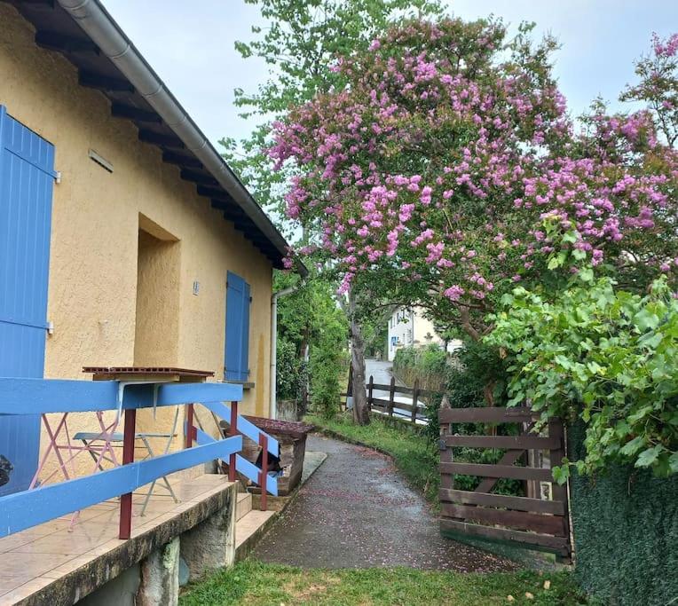 Maison au pied de la montagne photo 1