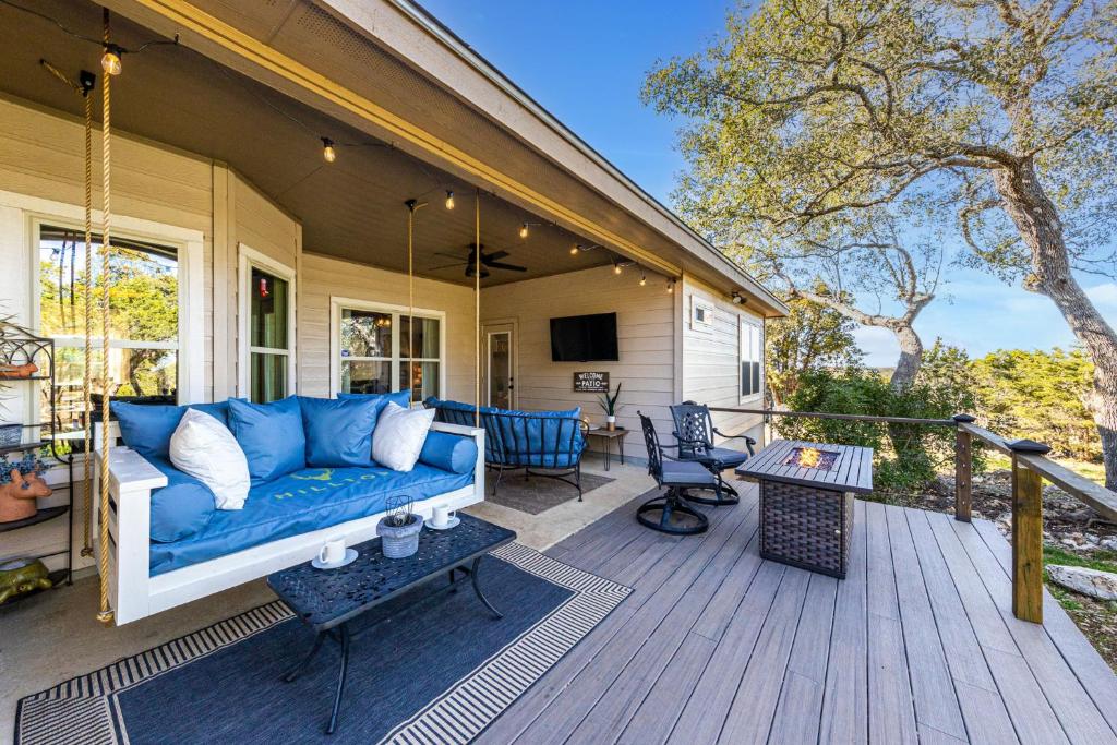 Hilltop Hideaway-Rest, Relax, Reconnect! photo 1