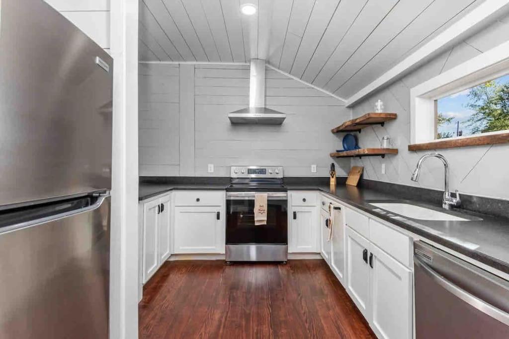 Charming 1900s Farmhouse with Hay Meadow View photo 3