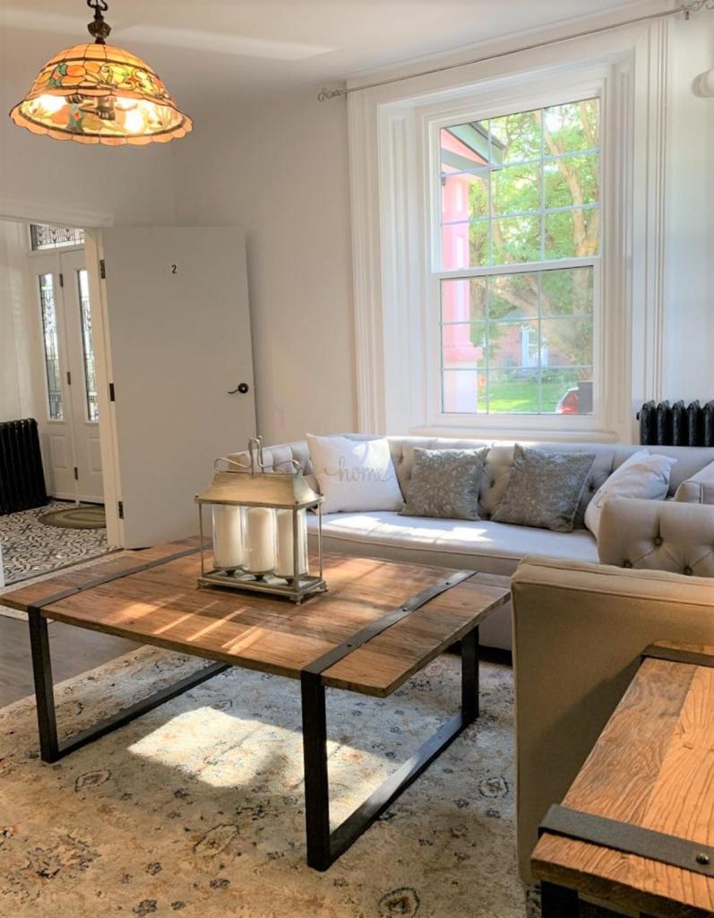 Modern Apt Near Downtown Burlington Ideal for long stays - U2 - The Blair photo 3