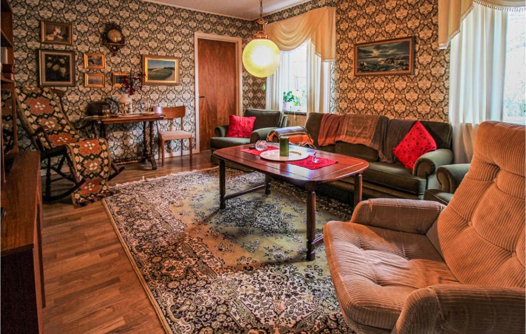 Beautiful Home In Hssleholm With Wifi And 4 Bedrooms photo 4