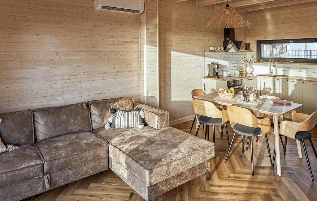 Beautiful Home In Trzesacz With 2 Bedrooms photo 2
