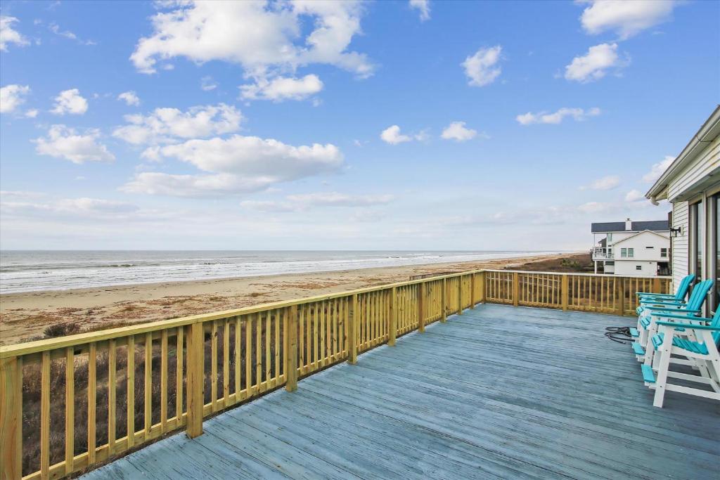 Brannen's Beachfront image