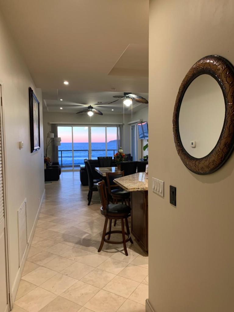 ACCESS - BEACH Penthouse PAPAS and BEER 2 miles WIFI photo 2