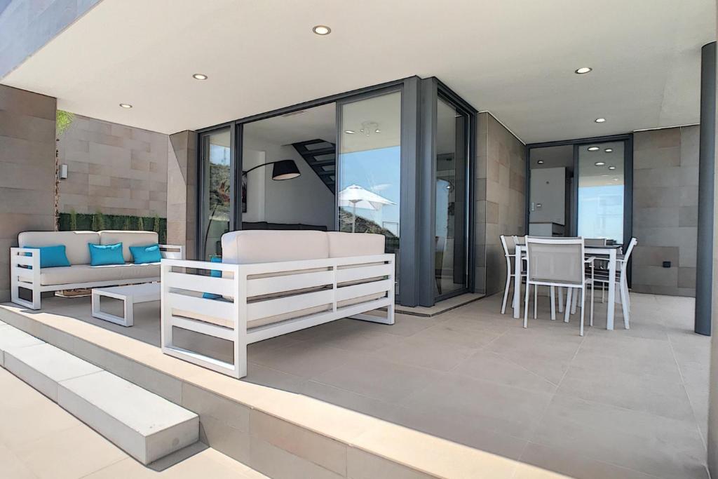 2254-Luxury villa with private pool and seaview photo 4