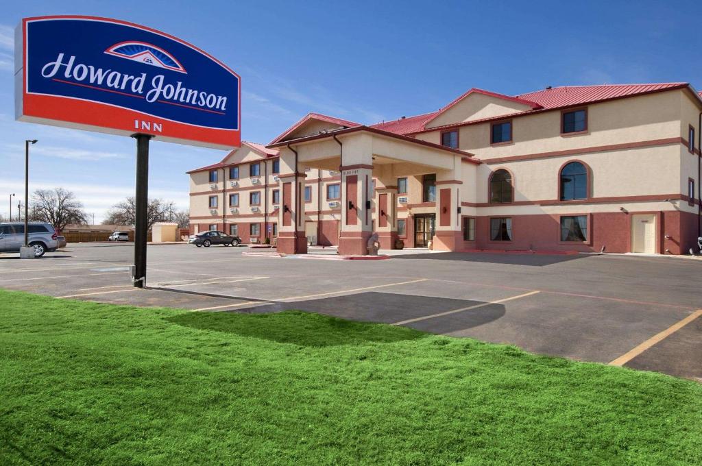 Howard Johnson by Wyndham Lubbock TX image