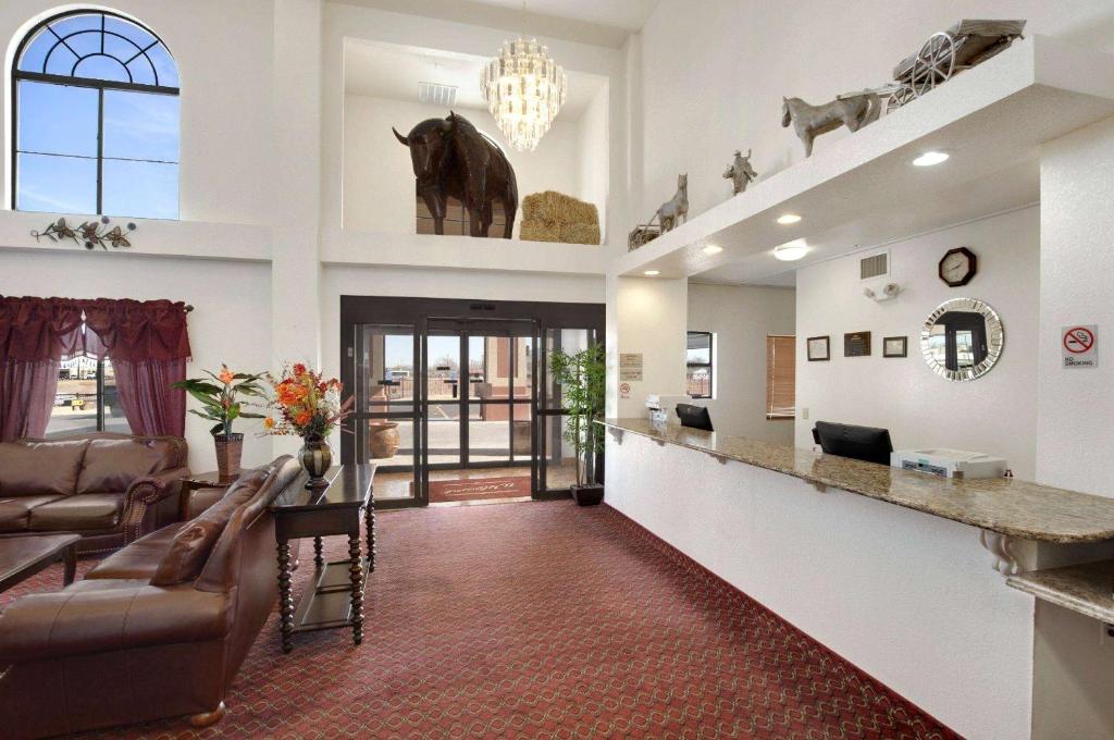 Howard Johnson by Wyndham Lubbock TX photo 2