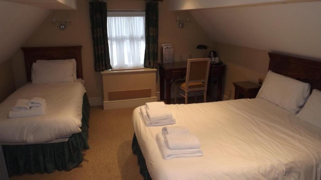 The Peacock Townhouse Hotel Kenilworth - Warwick Room Type - Family Room (2 Adults + 1 Child)
