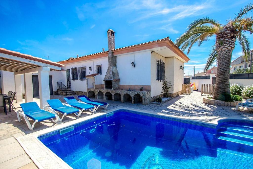 Catalunya Casas Beach Vibes Villa less than 1km to town and sea! photo 3