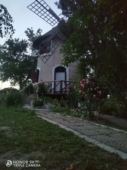 Kuća za odmor na Tisi - Vila Vetrenjača photo 2