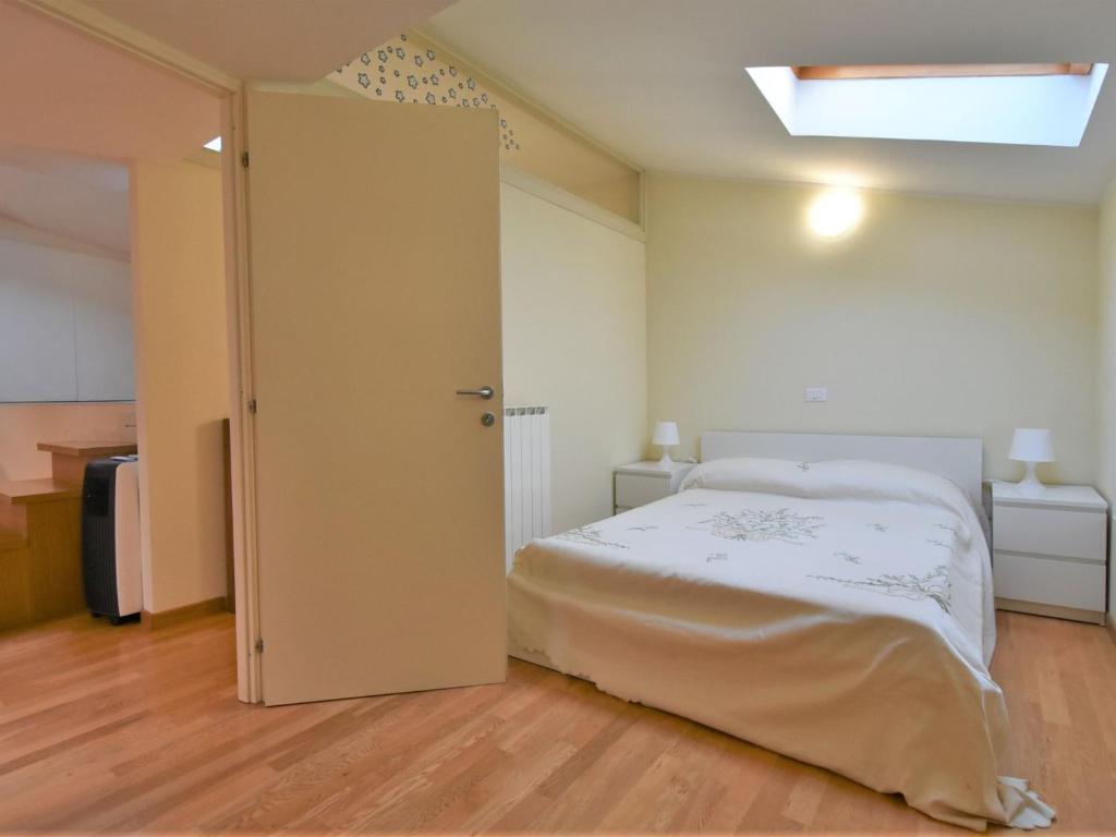 Apartment Duomo Mansarda by Interhome photo 2