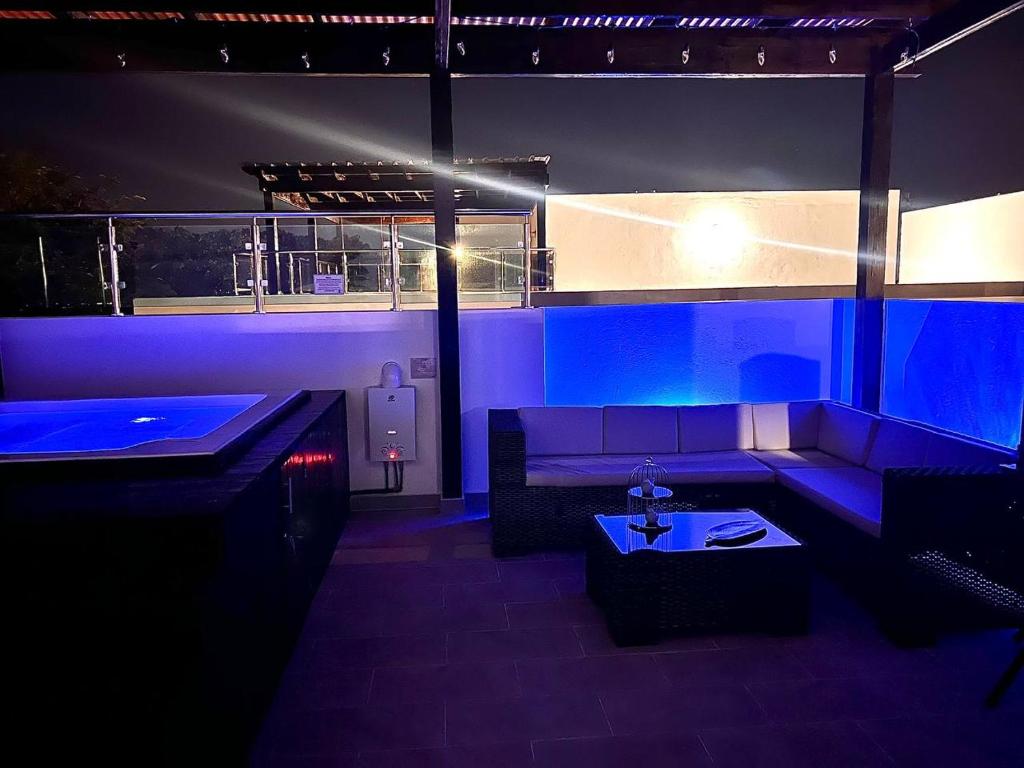 Outstanding Pent House w/Jacuzzi