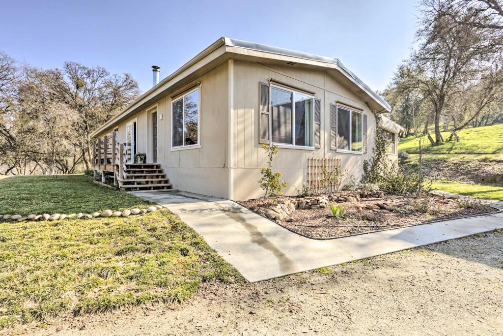 Adventure Haven with On-Site Fun Near Sequoia!