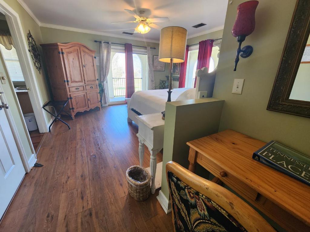 Williams Island Room at Tennessee RiverPlace photo 4