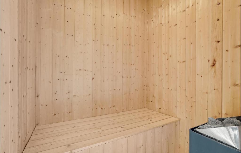 Stunning Home In Grsten With Sauna, 4 Bedrooms And Indoor Swimming Pool photo 4