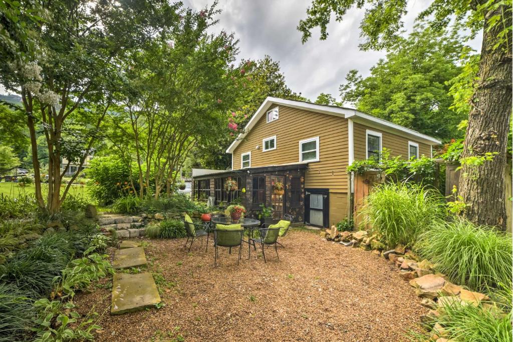 Modern St Elmo Cottage by Lookout Mtn and Near Dwtn photo 1