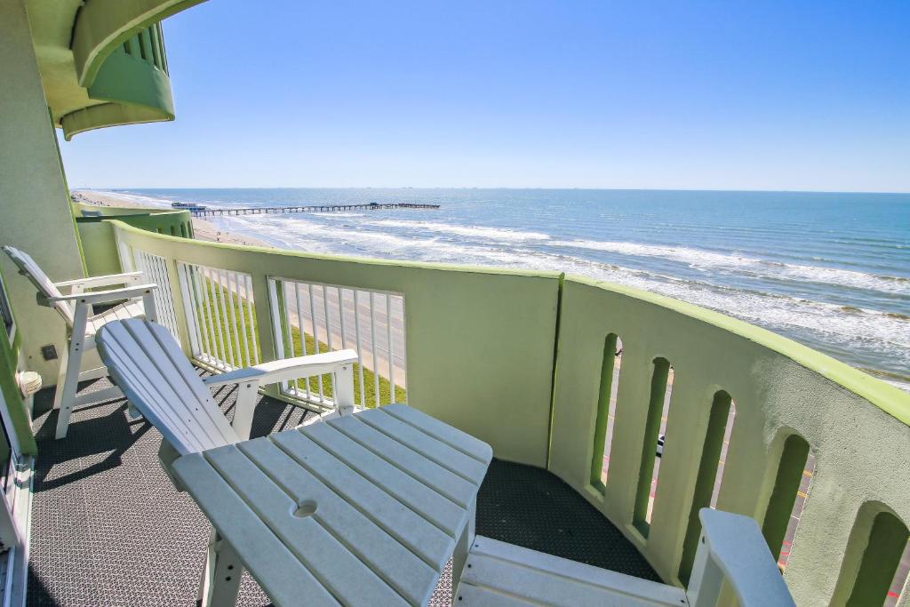 Ocean Grove 902 - Pelican View image