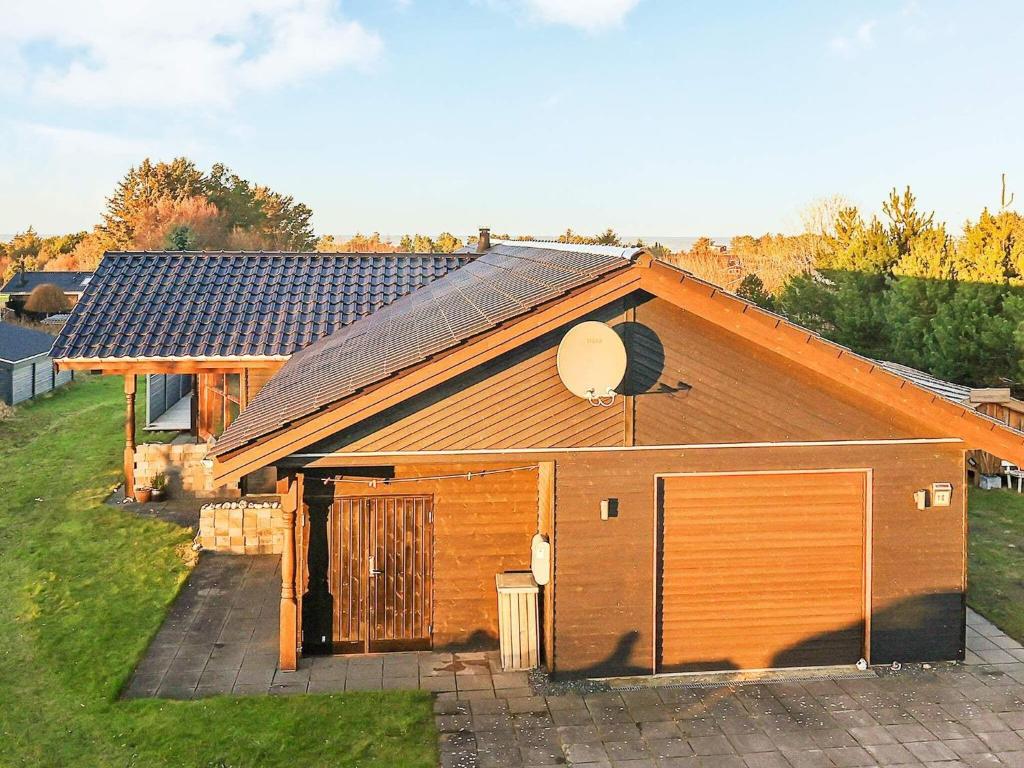 Three-Bedroom Holiday home in Hästveda photo 1