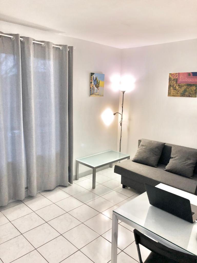 Studio Apartment near to Paris photo 1
