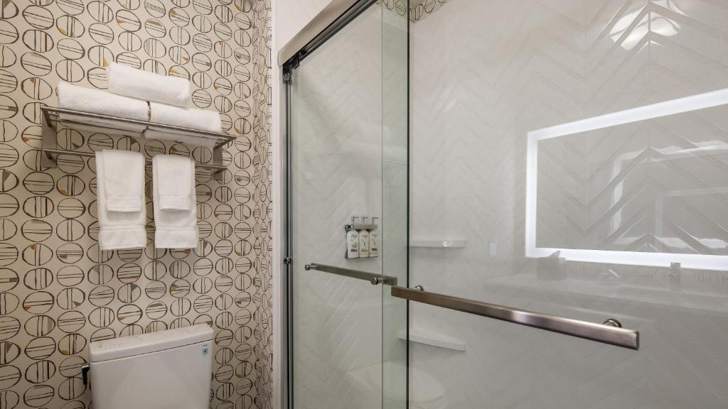 Holiday Inn - Clarksville Northeast , an IHG Hotel photo 2