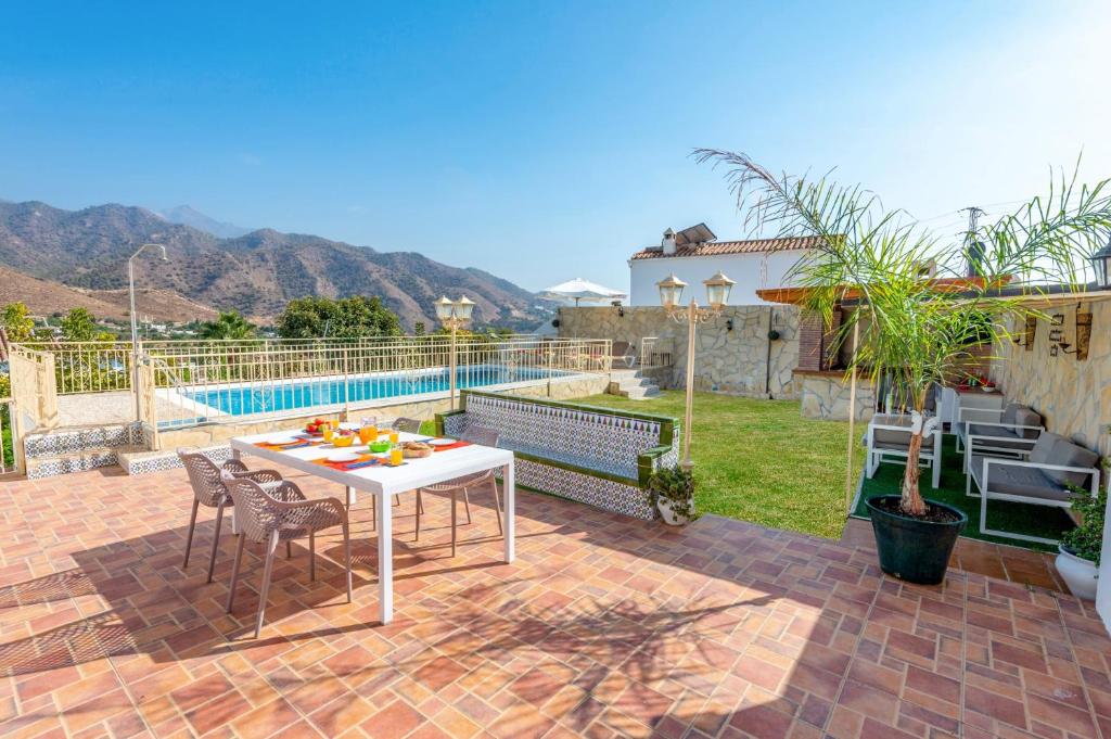 Villa Loli Tablazos by Villa Plus