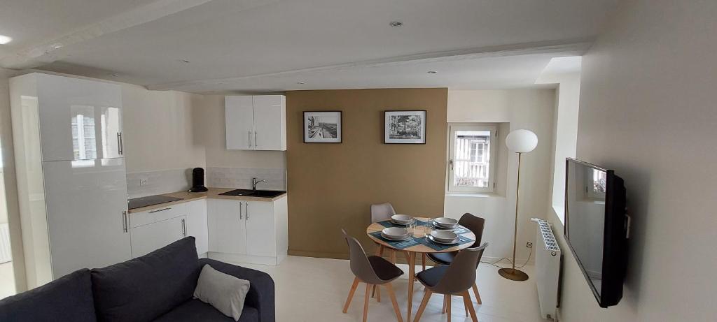 APPARTEMENT LE PHARE AU PIED DU PORT photo 1