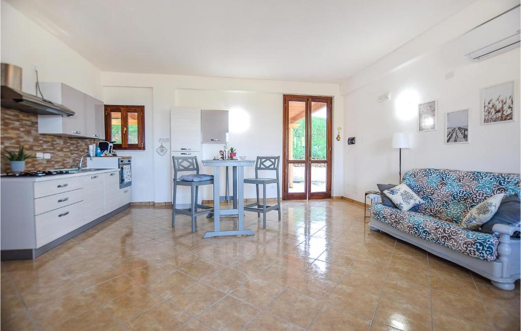 Nice Home In Laureana Cilento With 3 Bedrooms, Wifi And Jacuzzi photo 3