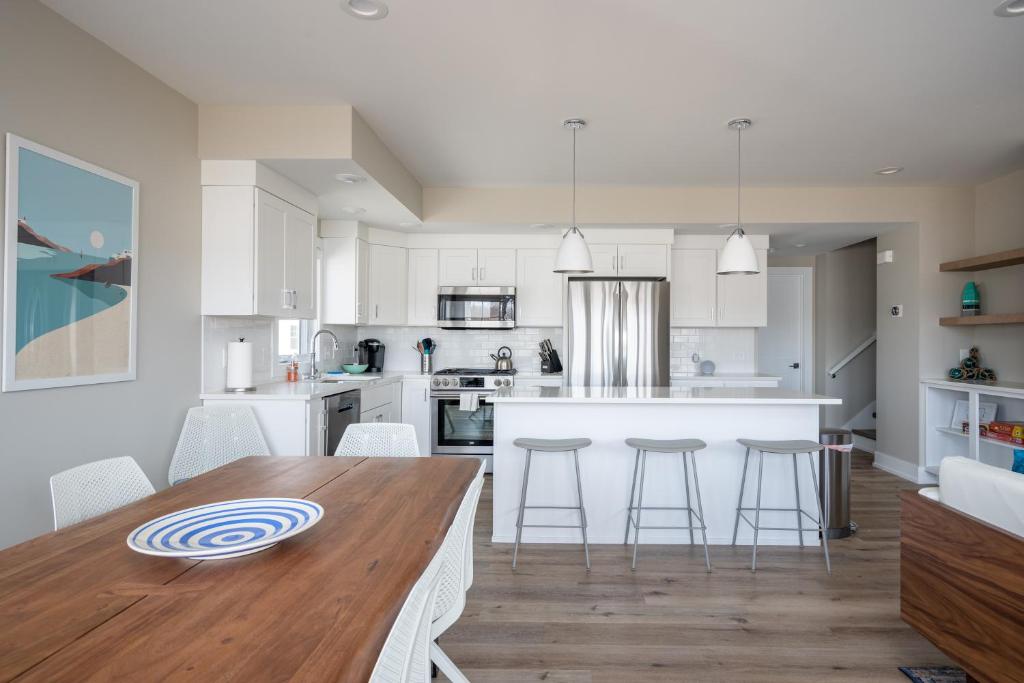 Luxurious Home on Lake Kalamazoo photo 4