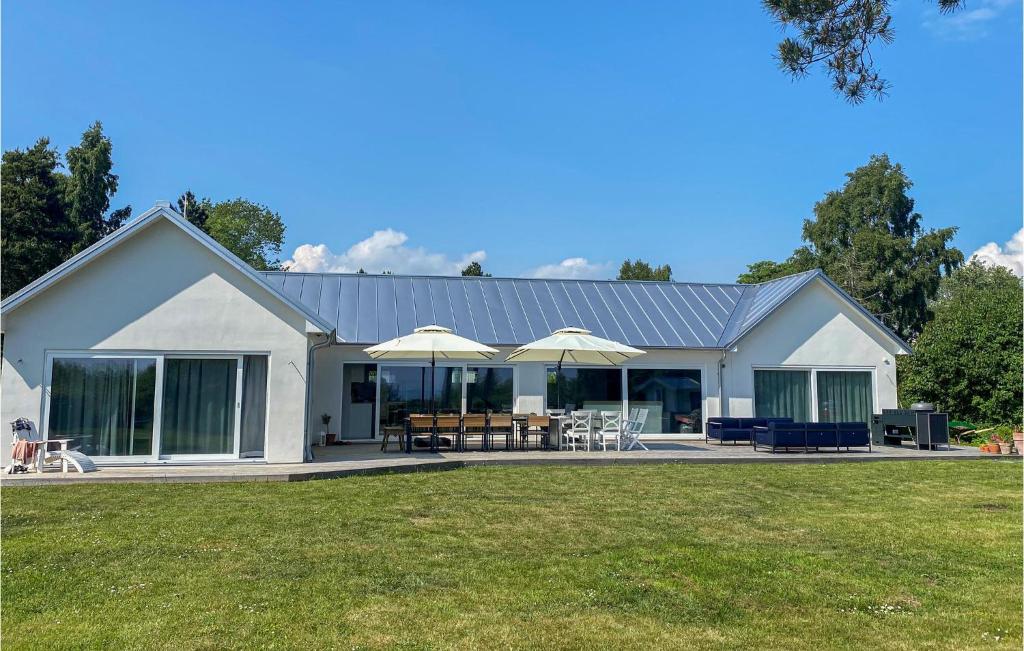 Amazing Home In Skivarp With Wifi And 4 Bedrooms