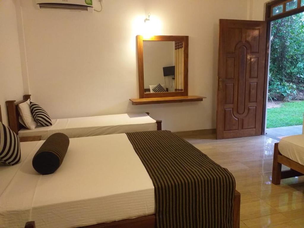 Isanka Lion Lodge photo 3