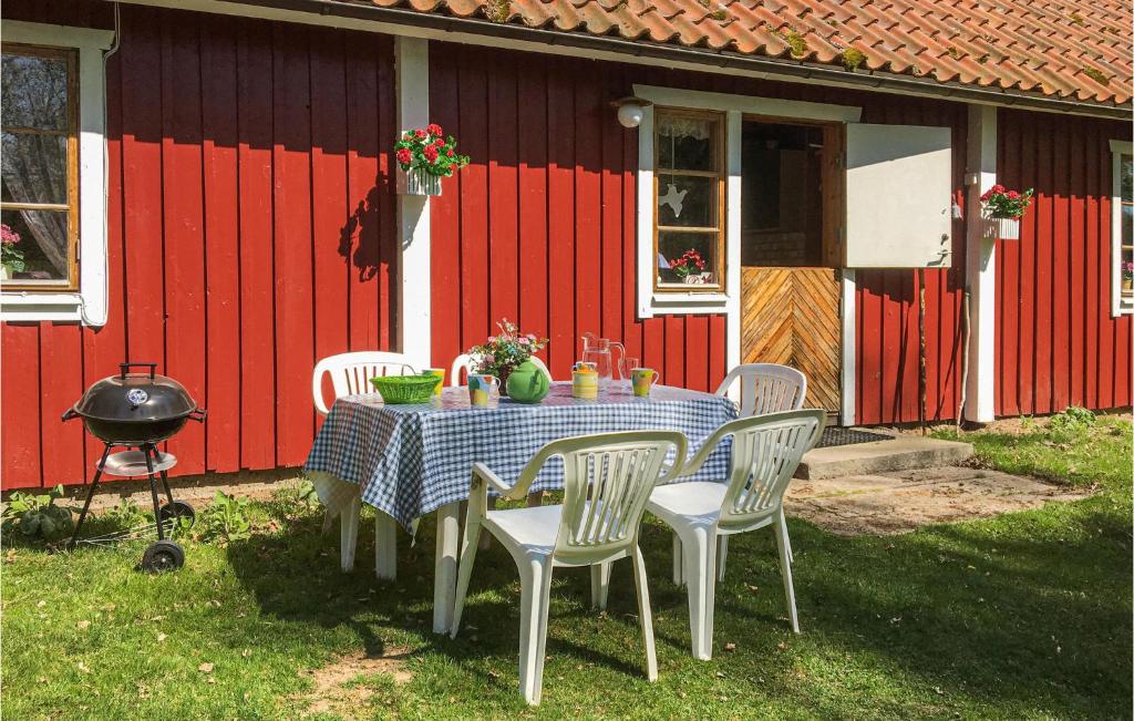 Beautiful Home In Ljungbyhed With Sauna And 1 Bedrooms photo 1
