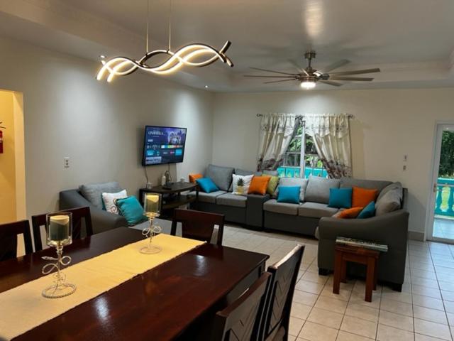 Lesly's B&B - Butterfly Room photo 4