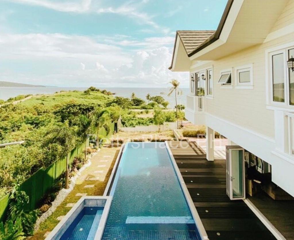 4 Bedroom Beachfront House with Private Pool in Batangas photo 1