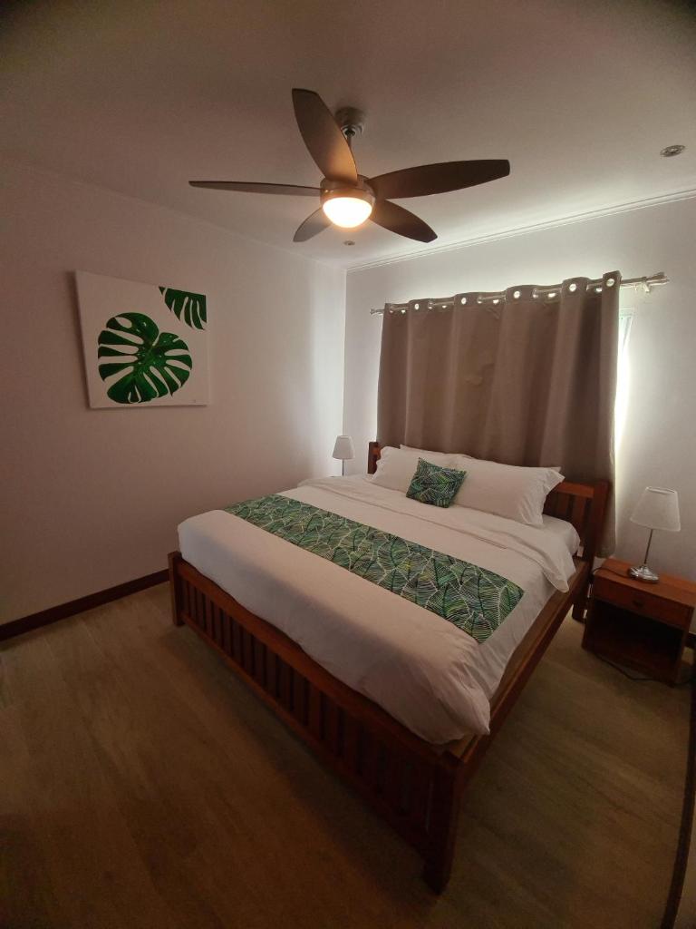 CRYSTAL SHORES Self Catering Apartments - Beau Vallon, Seychelles photo 2
