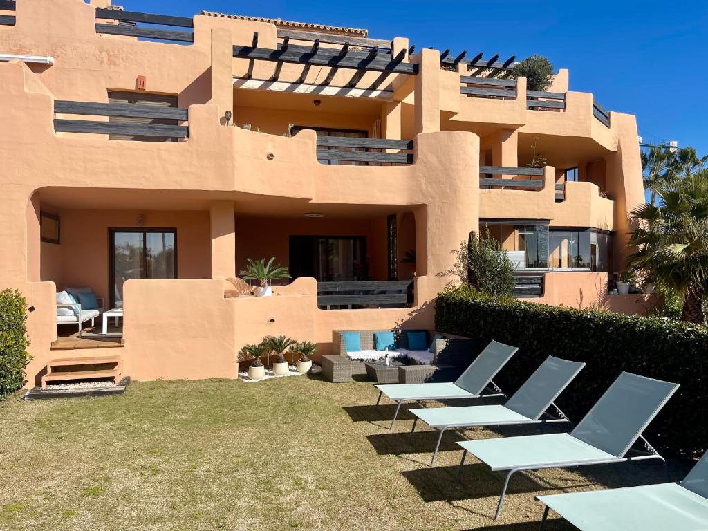 Casares Beach Golf Apartment With Private Garden Direct Pool Access photo 4