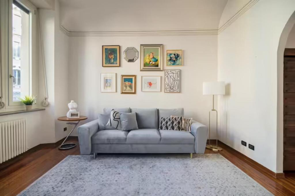 Large, luxurious family apartment in Biella's historic center photo 1