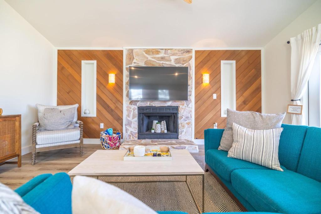 Bright New Beach House with In- Law Suite -- 2 blocks to beach! photo 1