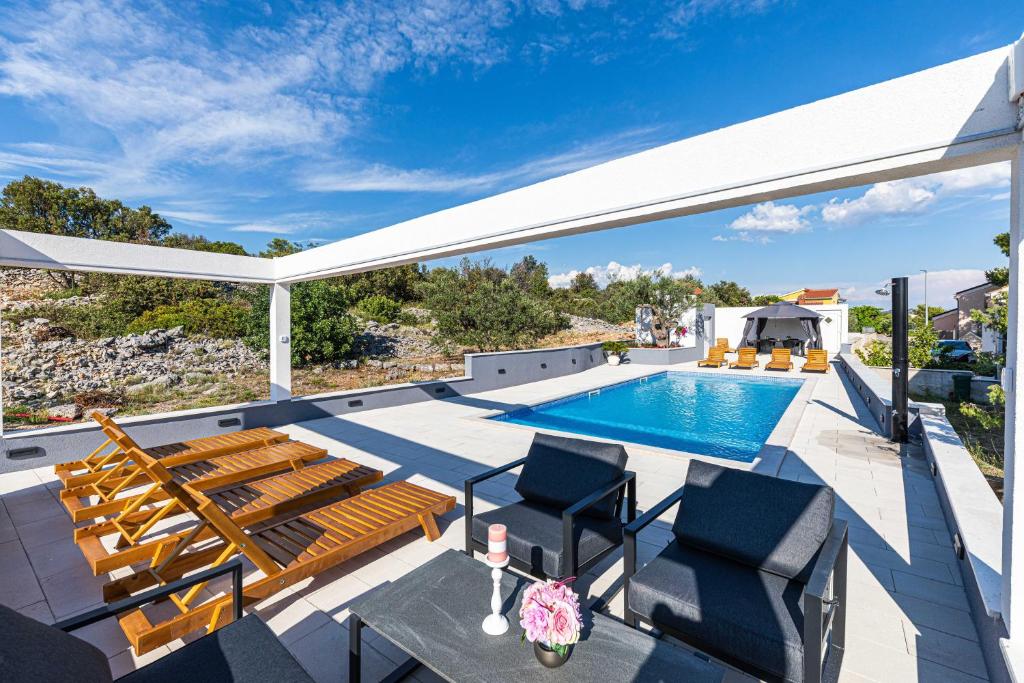 Villa Luka photo 4