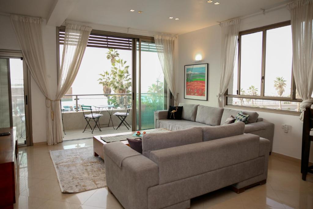 Sea View Apartment Prime Location On The Beach photo 3