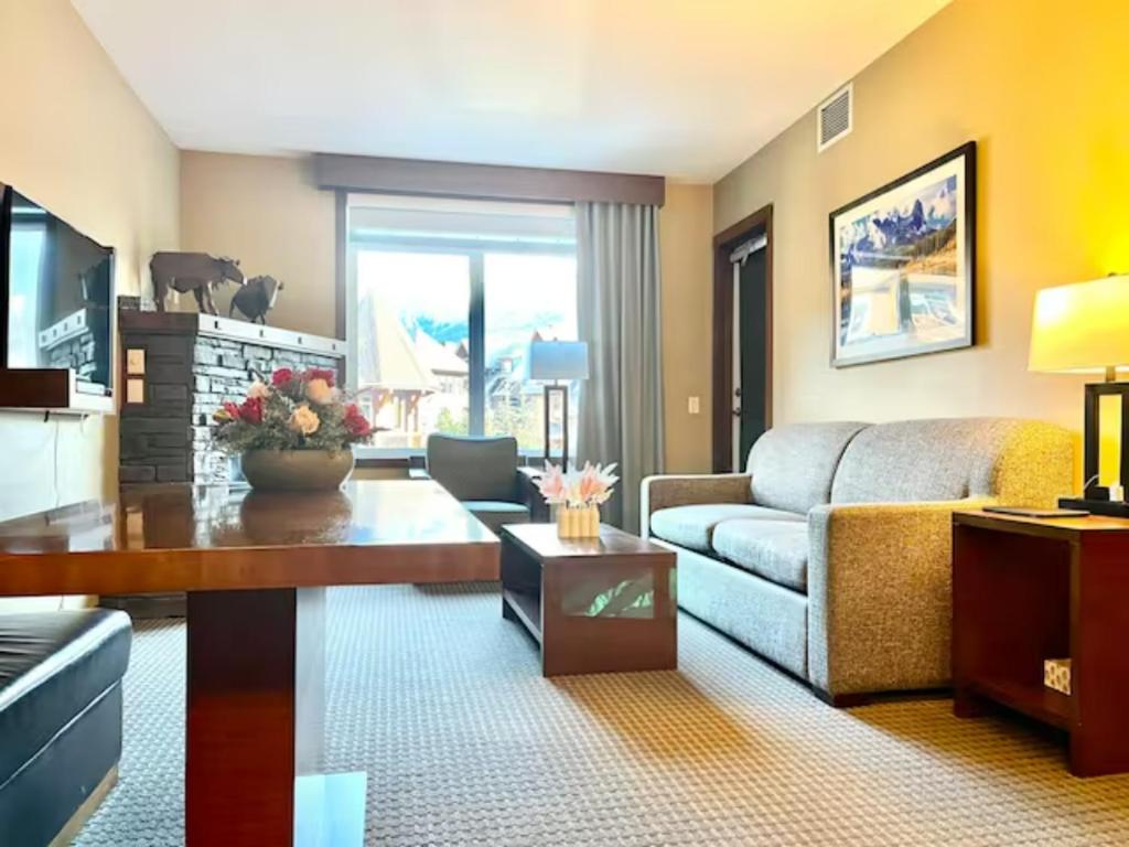 Mountain View 1 BR Condo With Gym & Hot-Tubs photo 3