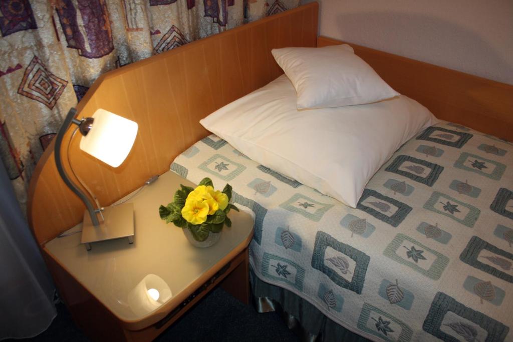 Одноместный (Одноместный номер), Hotel Logos