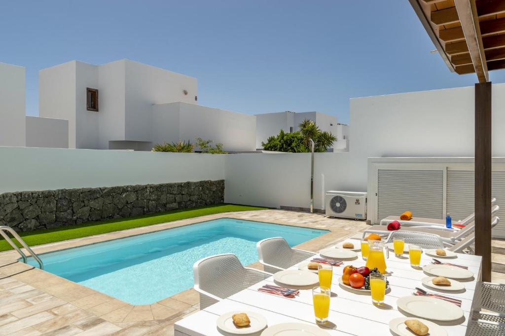 Villa Naomi by Villa Plus photo 1
