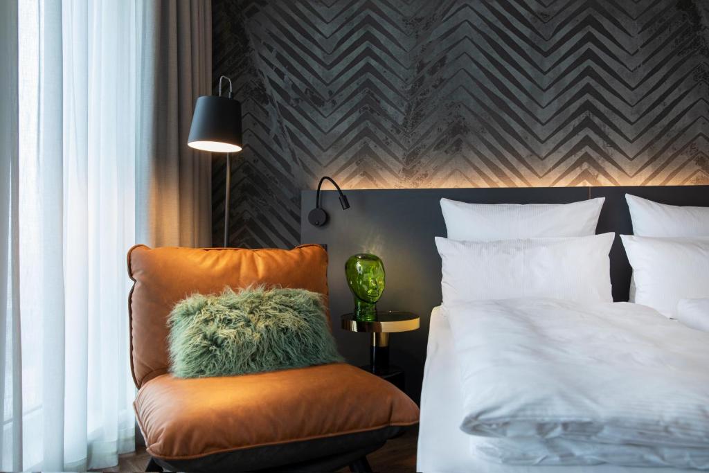 LOGINN Hotel Berlin Airport - Tap to explore photos