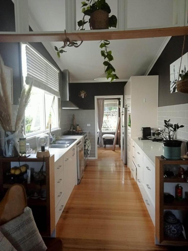 A lovely boutique home with big garden and seaview